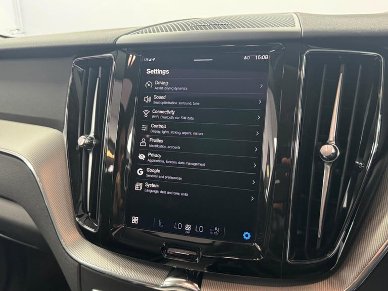 VOLVO XC60 2.0h T6 Recharge 18.8kWh Plus Auto AWD Euro 6 (s/s) 5dr 2024