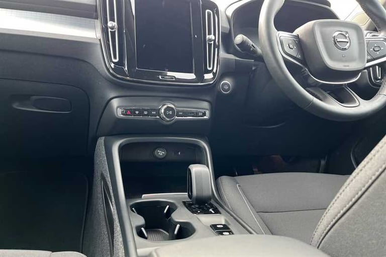 2021 Volvo XC40 1.5 T3 Momentum SUV 5dr Petrol Auto Euro 6 (s/s) (163 ps) SUV Petrol Automatic
