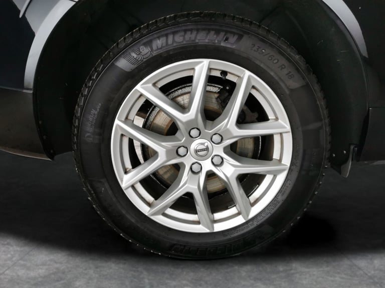 2019 Volvo XC60 2.0 D4 Momentum SUV 5dr Diesel Auto Euro 6 (s/s) (190 ps) - AUTO PARK - LED Suv D...