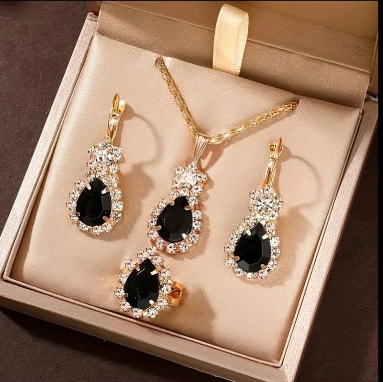 image for Neckless, earrings and ring
