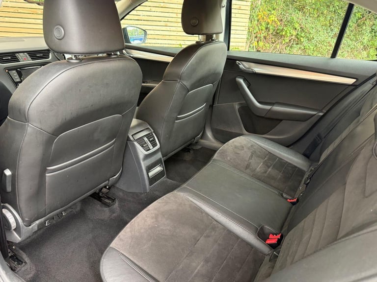 2015 Skoda Octavia 1.6 TDI Elegance Hatchback 5dr Diesel DSG Euro 5 (s/s) (105 ps) 12 MONTHS A HA...
