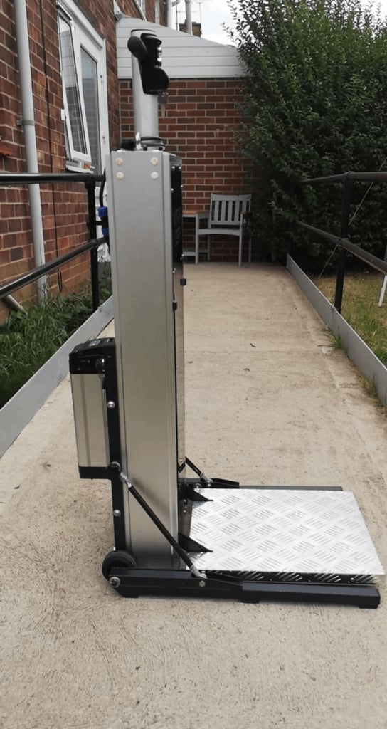 MOTORSTEP MS600 Freedom. Portable Electric Step Lift. with Built-in lithium-ion battery. As New