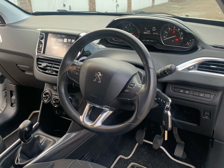 2016 Peugeot 2008 1.2 PureTech Active 5dr HATCHBACK Petrol Manual