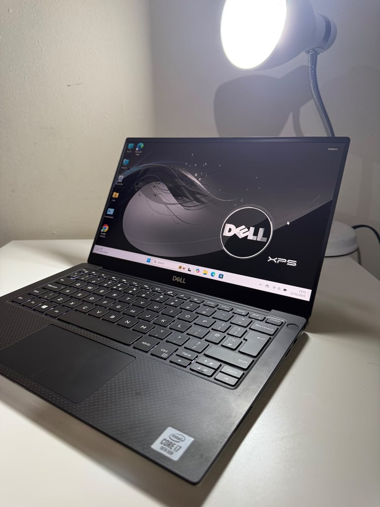 Dell xps 13 7390 Intel i7 10th gen,8gb,512gb nvme Windows 11 Pro excelent condition