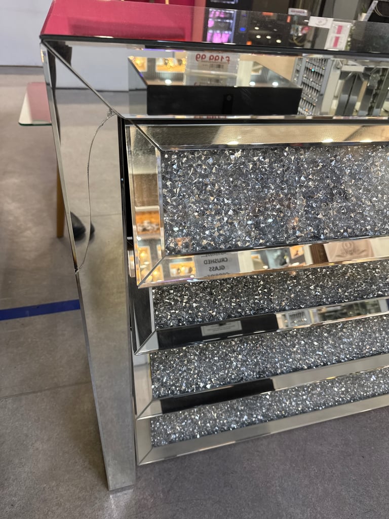 CRUSHED GLASS 4 drawer chest of drawers 