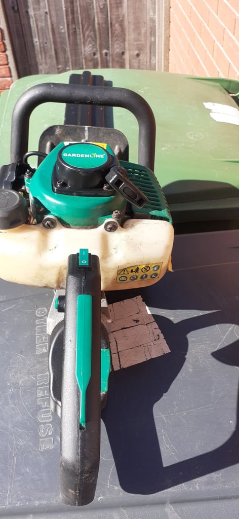 Petrol hedge trimmer double cutting blades 