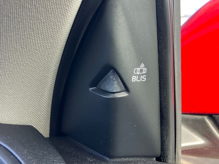 2019 Volvo V40 D3 [4 Cyl 152] Inscription Edition 5dr Geartronic Hatchback DIESEL Automatic