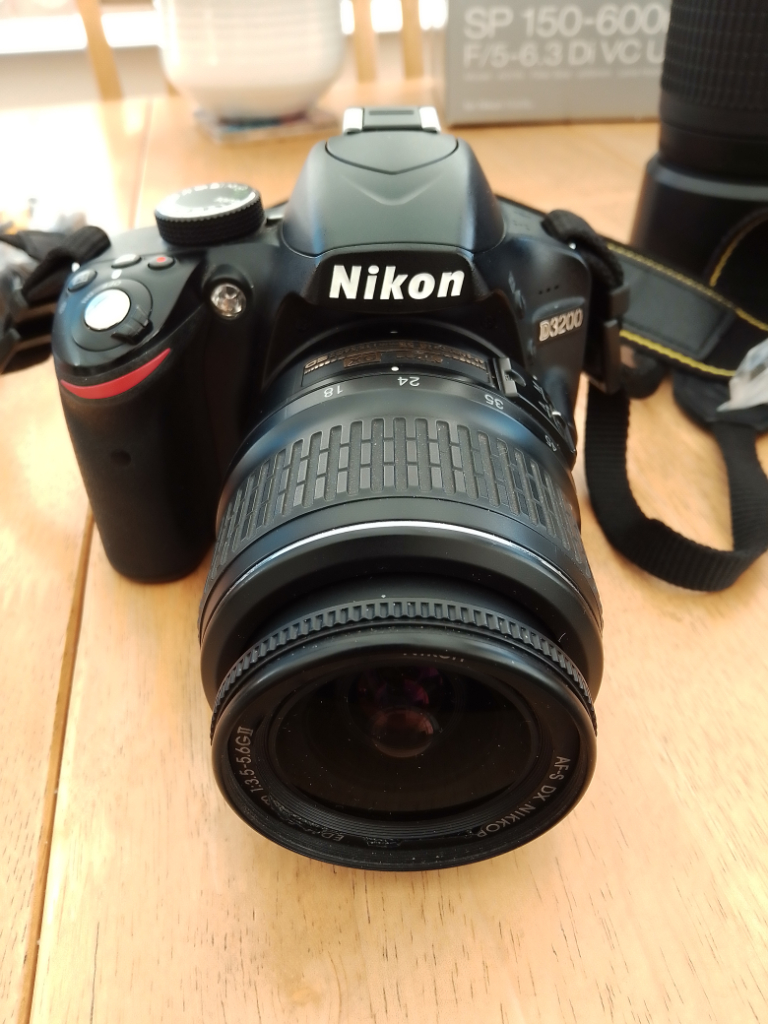 Used Nikon D3200