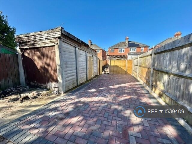 3 bedroom house in Cranbury Road, Eastleigh, SO50 (3 bed) (#1539409)