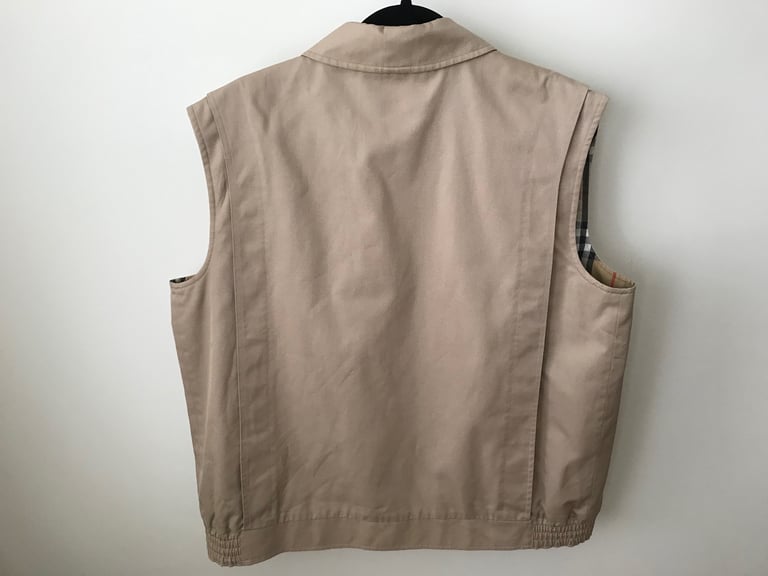 Burberrys Gilet Sleeveless Jacket Nova check lined beige size medium.