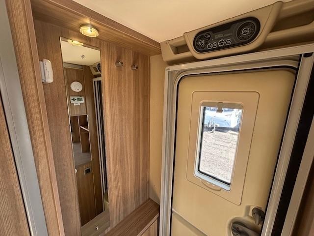2012 STERLING DIAMOND ELITE COMPACT TOURING CARAVAN