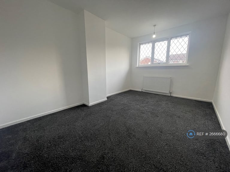 3 bedroom house in Tyndale Walk, Batley, WF17 (3 bed) (#2666680)