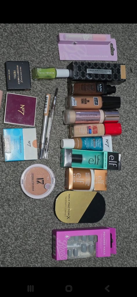 Branded makeup bundles 