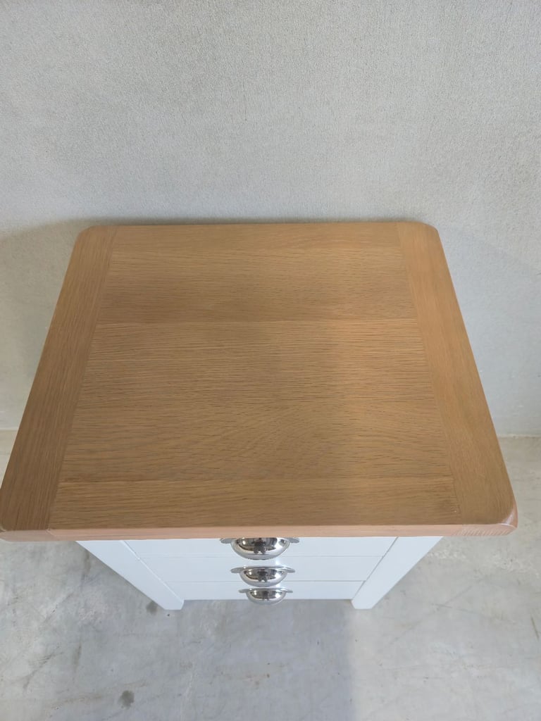 Julian Bowen Richmond 3 Drawer Cream and Oak Bedside Table