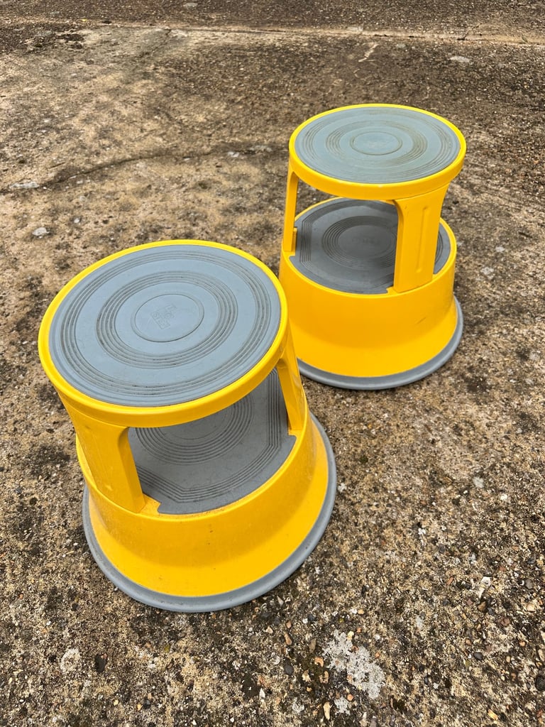 Steel Kick Step - Yellow. Shop, home , studio, pub, restaurant steps on wheels.
