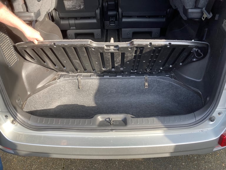 2010 Nissan Serena 2.0 PETROL AUTOMATIC 8 SEATER VERY LOW MILES ULEZ COMPLIANT