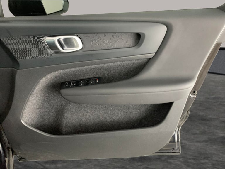 2022 Volvo XC40 170kW Recharge Core 69kWh 5dr Auto ESTATE ELECTRIC Automatic