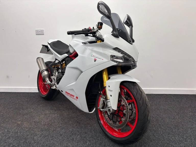 DUCATI SUPERSPORT 950 S ** - READY TO GO - QUICK SHIFTER - RIDER MODES *