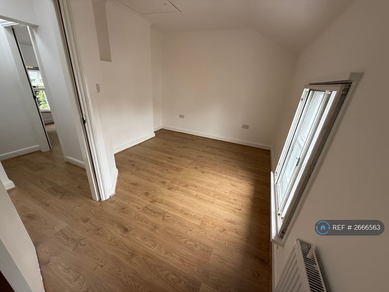 2 bedroom flat in High Street, Sandbach, CW11 (2 bed) (#2666563)