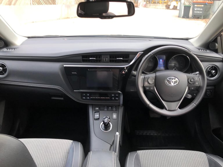 2015 Toyota Auris 1.8 Hybrid Excel TSS 5dr CVT ESTATE PETROL/ELECTRIC Automatic