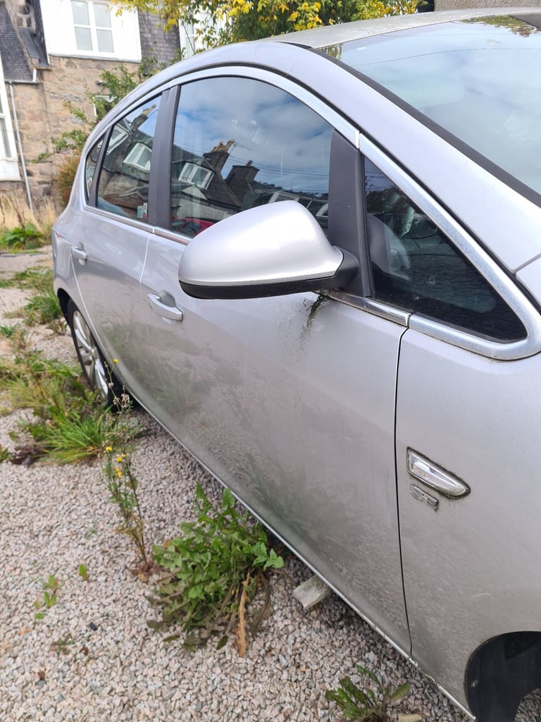 image for Astra J1.6 petrol breaking silver 5 door alloys