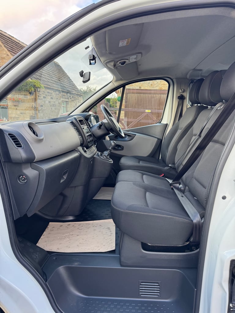 2019 Renault Trafic 2019 RENAULT TRAFIC 1.6 DCI 27 BUSINESS SWB EURO 6 MINIBUS  MPV Diesel Manual