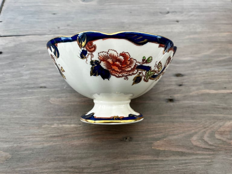Mason's Mandalay Small Pedestal bowl