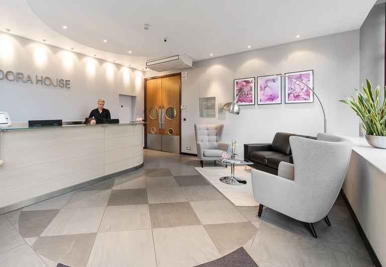 *Fitzrovia* Furnished Private Offices: 5 to 65 desks | Serviced Office to Rent in W1