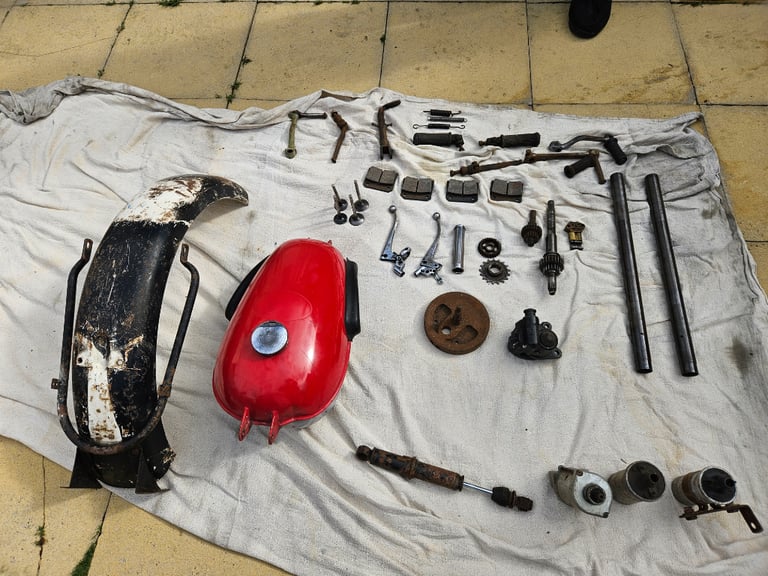 Assorted motorcycle parts lot