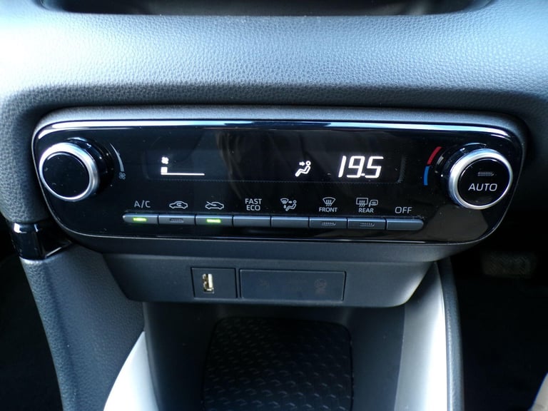 2021 Toyota Yaris 1.5 VVT-h Design Hatchback 5dr Petrol Hybrid E-CVT Euro 6 (s/s) (116 ps) HATCHB...