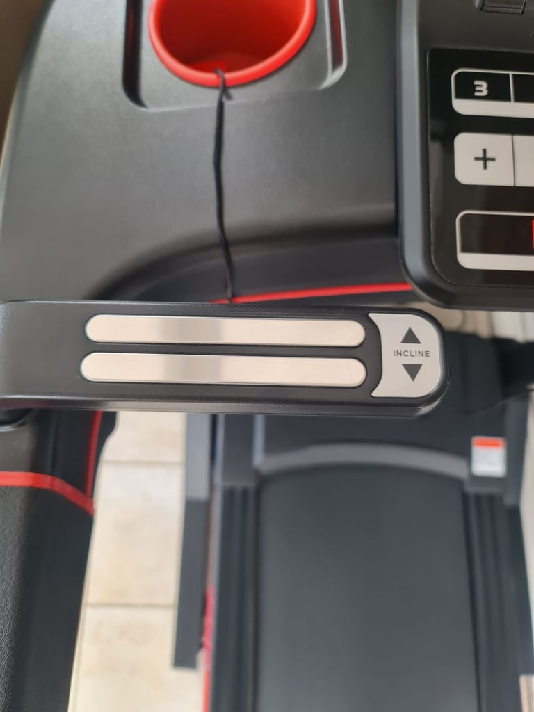 Reebok jet 100 professional treadmill in excellent condition 