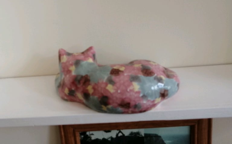 Park Rose pottery Cat