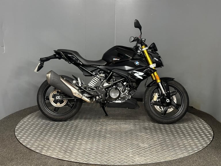 BMW G310 R 2023 with only 1795 miles 