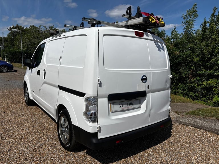 2021 NISSAN E-NV200 80KW TEKNA AUTO 40KWH SAT NAV ALLOYS AIR CON FULLY ELECTRIC