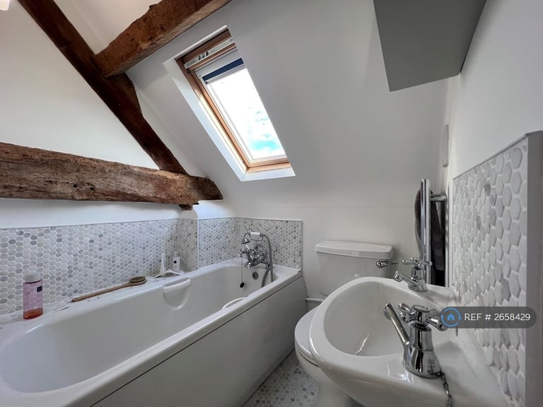 3 bedroom house in Manor Farm Court, Gaydon, Warwick, CV35 (3 bed) (#2658429)