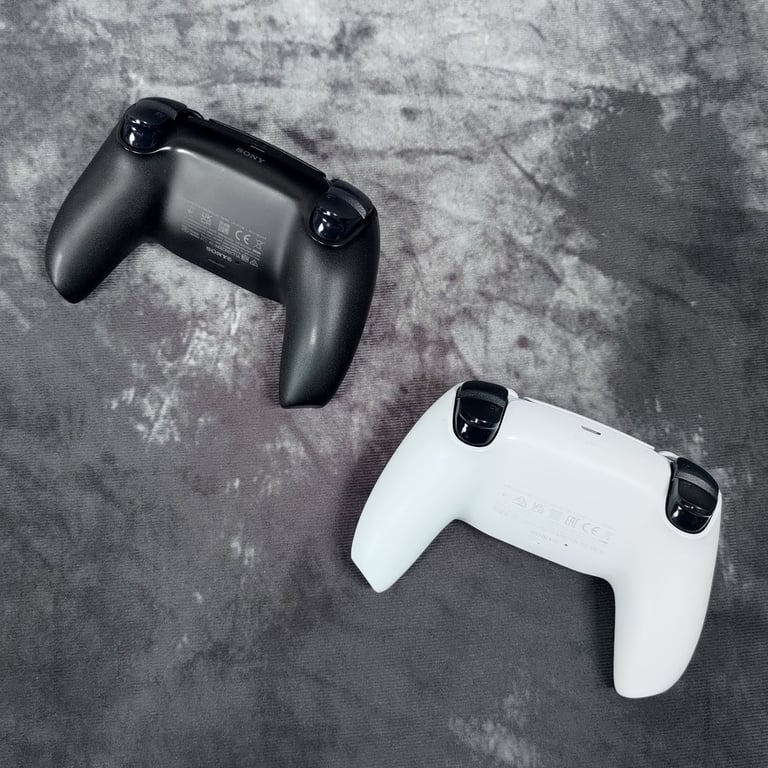 SONY PlayStation 5 - Disc Edition (CFI-1016A) 2 Controllers + Dbrand Darkplates + Damascus Holo Red