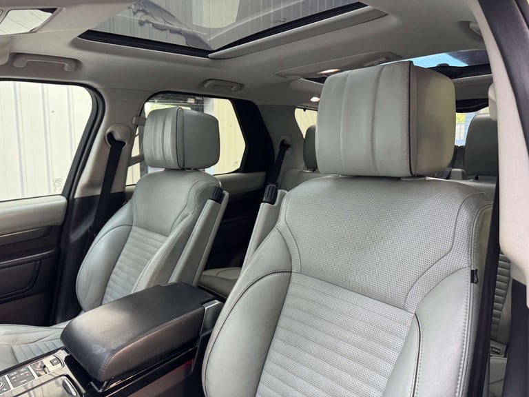 2017 Land Rover Discovery 3.0 Discovery Luxury HSE TD6 Auto 4WD 5dr SUV Diesel Automatic