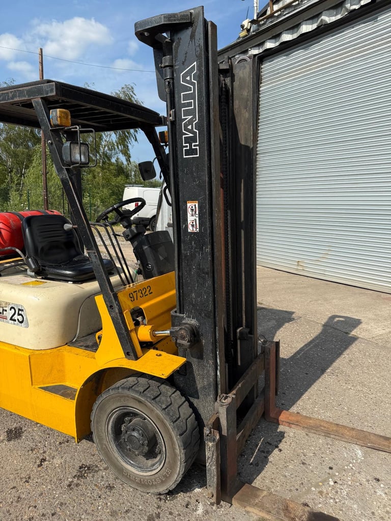 2017 REG HALLA GAS FORKLIFT TRUCK 2.5 TON
