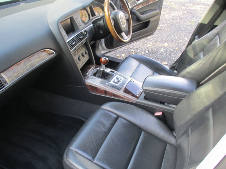 AUDI A6 2.4 SE PETROL 6 SPEED MANUAL. LOW MILEAGE. FULL SERVICE HISTORY.