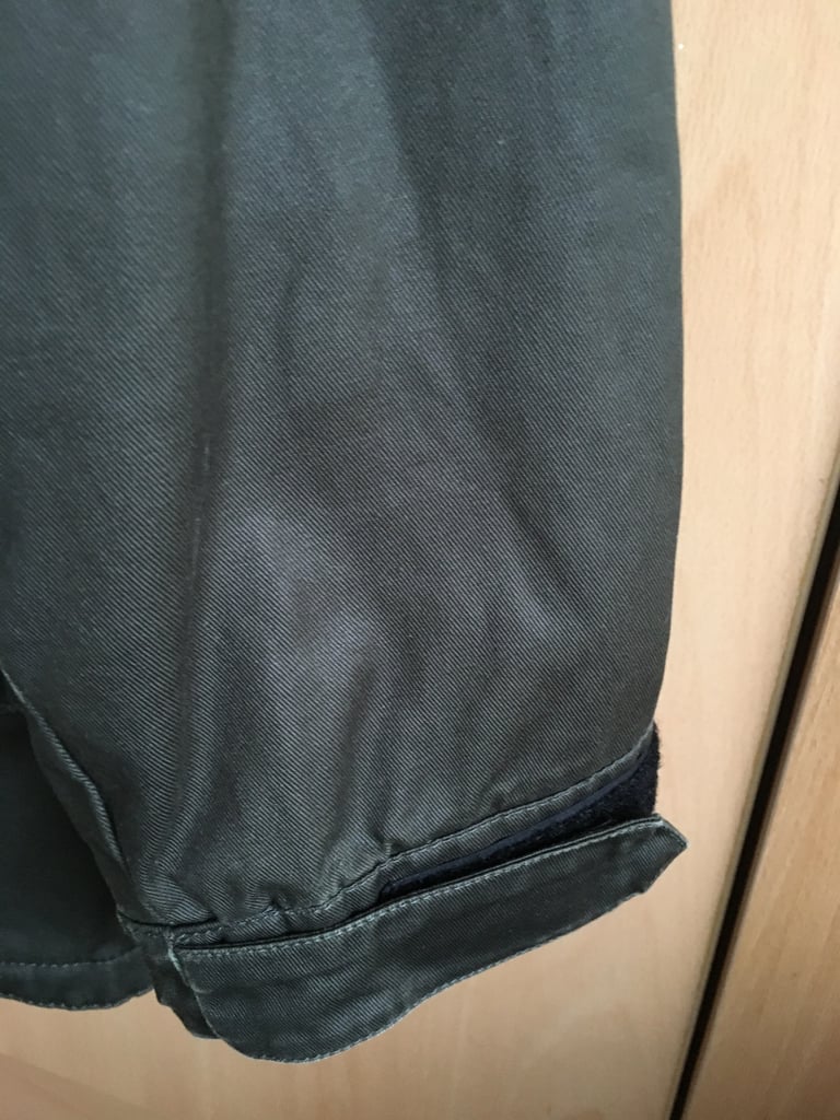 VOLCOM SNOWBOARDING JACKET SIZE (S/P) ** STILL AVAILABLE **