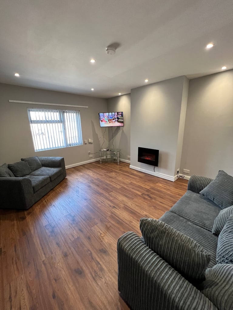 ONE BED FULLY FURNISHED FLAT TO RENT