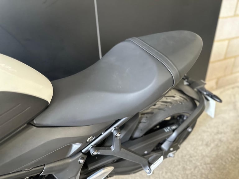 STUNNING ONE OWNER 2022/72 TRIUMPH TRIDENT 660 MOTORCYCLE 