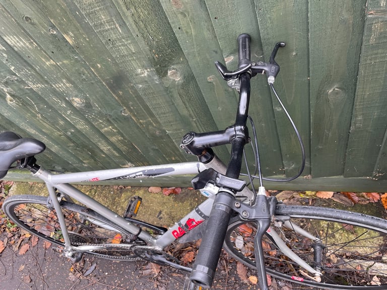 Raleigh mens mountain hybrid bike 