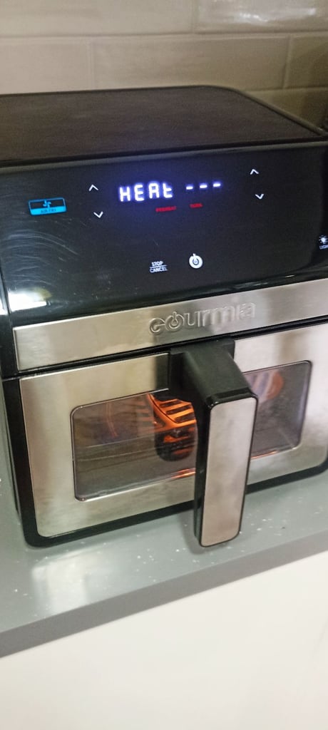 Gourmia large air fryer / dehydrator with viewing window, 1st class condition.
