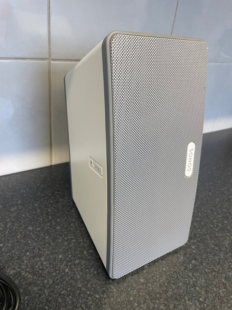 Stereo pair of Sonos play 3