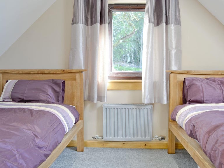 Modern furnished Cottage for rental a short drive north of Fort William