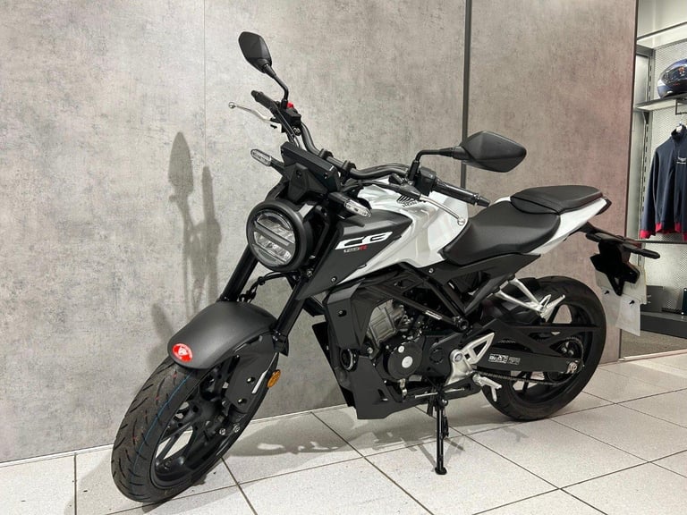 75/2025 Honda CB125R - ONLY 532 MILES!! - STUNNING!