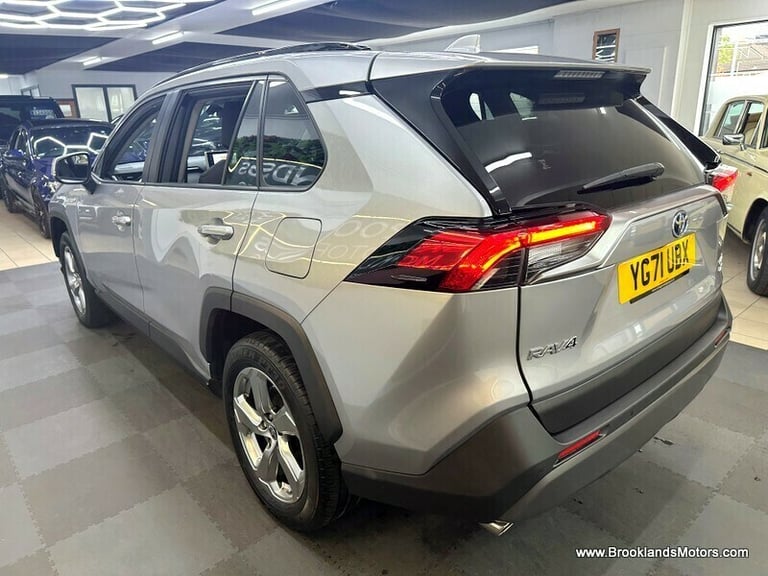 Toyota RAV4 2.5 VVT-I DESIGN [SAT NAV, REVERSE CAMERA &amp; 4WD]