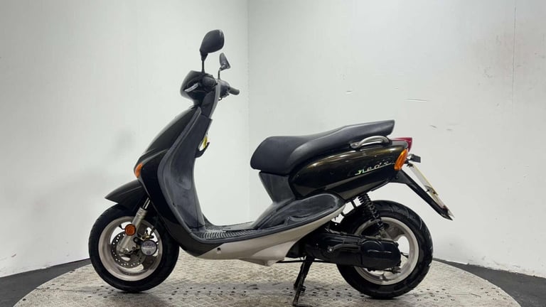 Yamaha Yn 2000 2 stroke scooter 4k classic 2T bike non runner 50cc