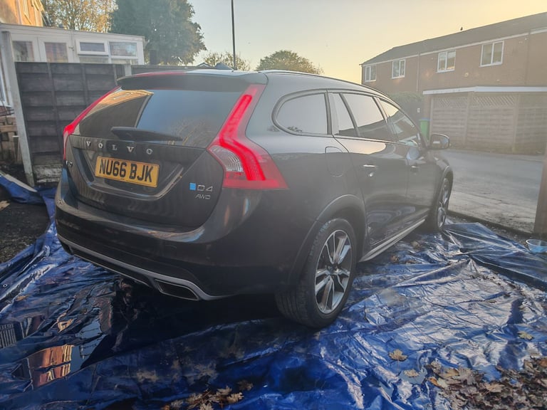 Volvo, V60, Estate, 2016, Semi-Auto, 2400 (cc), 5 doors